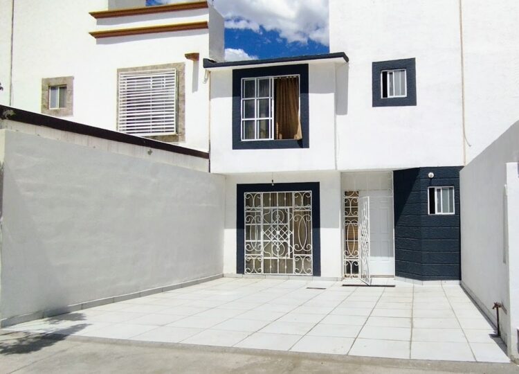 VENTA DE CASA EN RINCONADA DEL BOSQUE